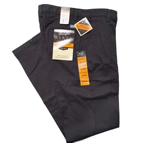 NWT Wrangler Riata Men’s 32x36 Relaxed Fit Flat Front Black Cotton Chino Pants - Picture 1 of 4
